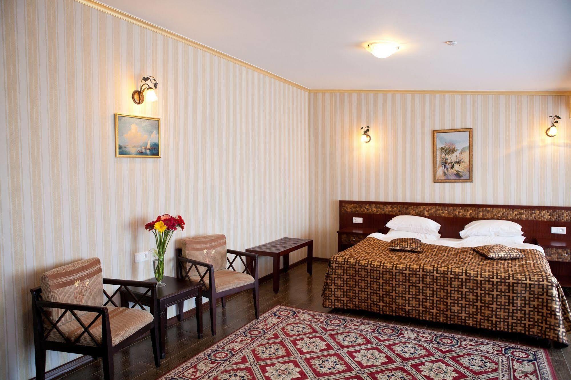 Villa Panama Одеса Екстериор снимка